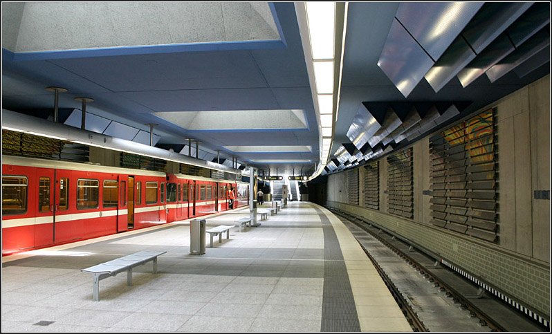 Hardhhe: Von hier aus kann die U1 weiter nach Westen verlngert werden, zunchst bis zu einem weiteren Bahnhof Kieselsbhl aber auch darber hinaus. 28.06.2008 (Matthias)